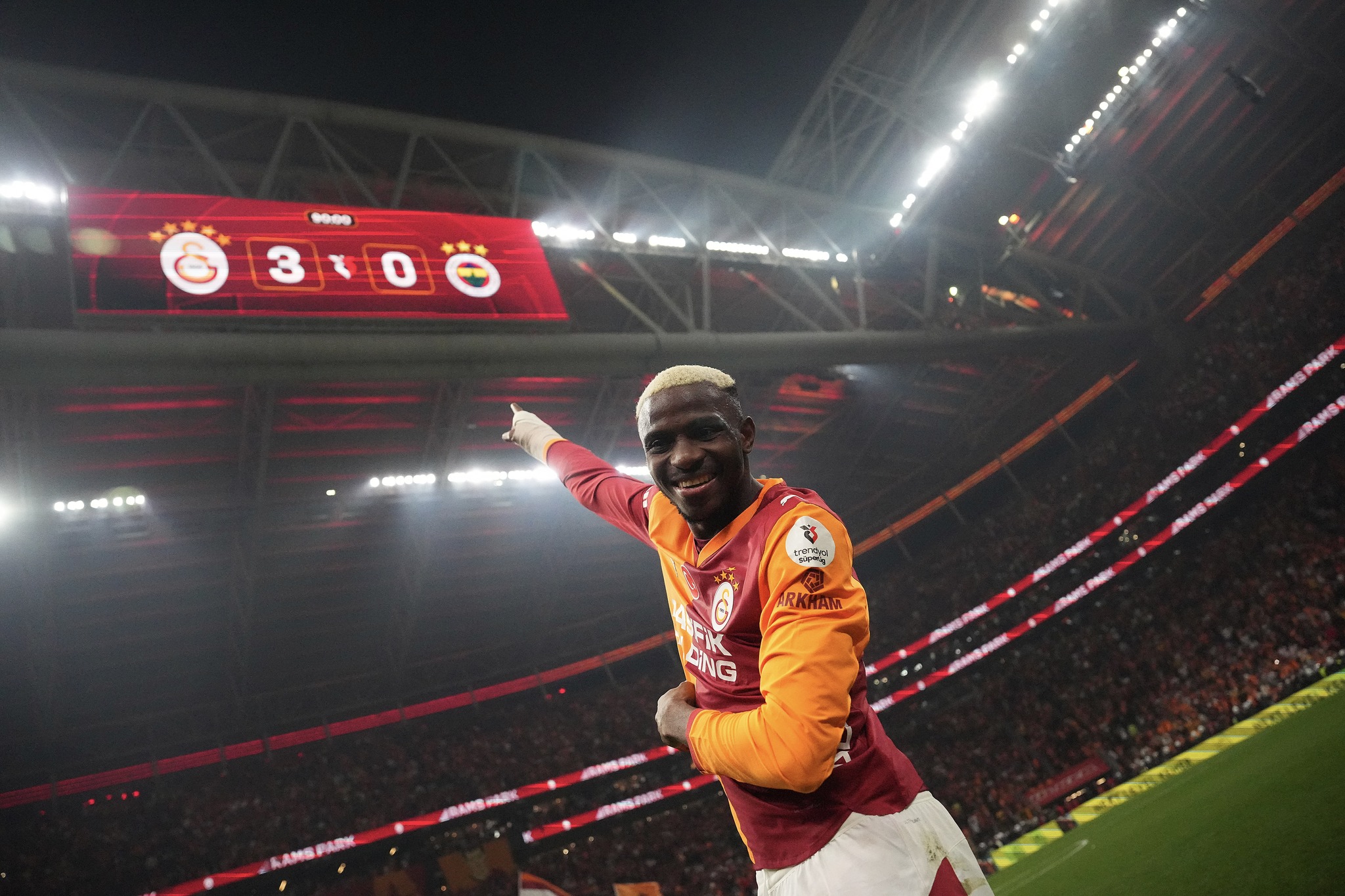 Aslan Devleşti, Şampiyonluk Kapısını Araladı! Derbi Zaferiyle Puan Farkı 7’ye Çıktı