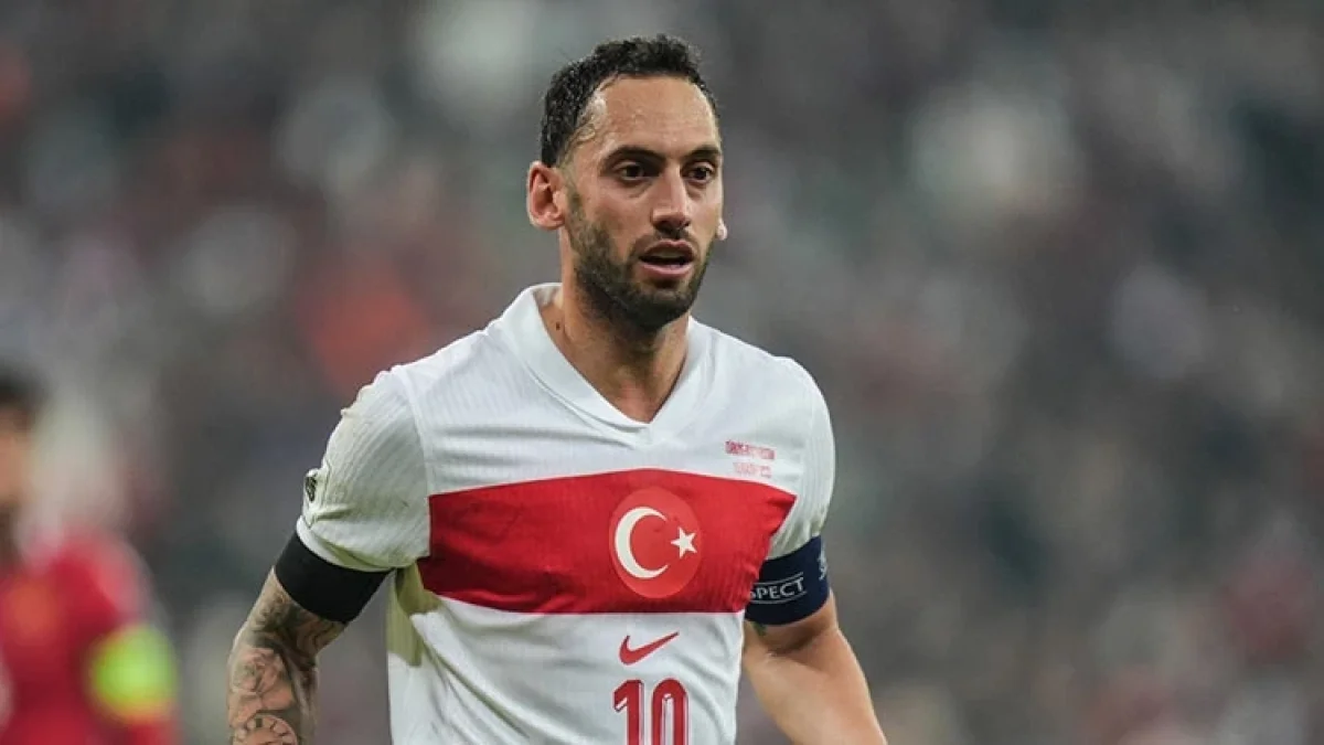 Hakan Çalhanoğlu, Bulgaristan Maçı Sonrası A Milli Takım Kadrosundan Çıkarıldı