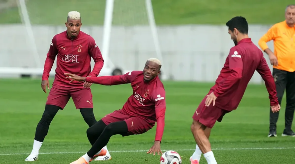 Galatasaray derbi hazırlıklarını tamamladı: Osimhen antrenmanda yer aldı