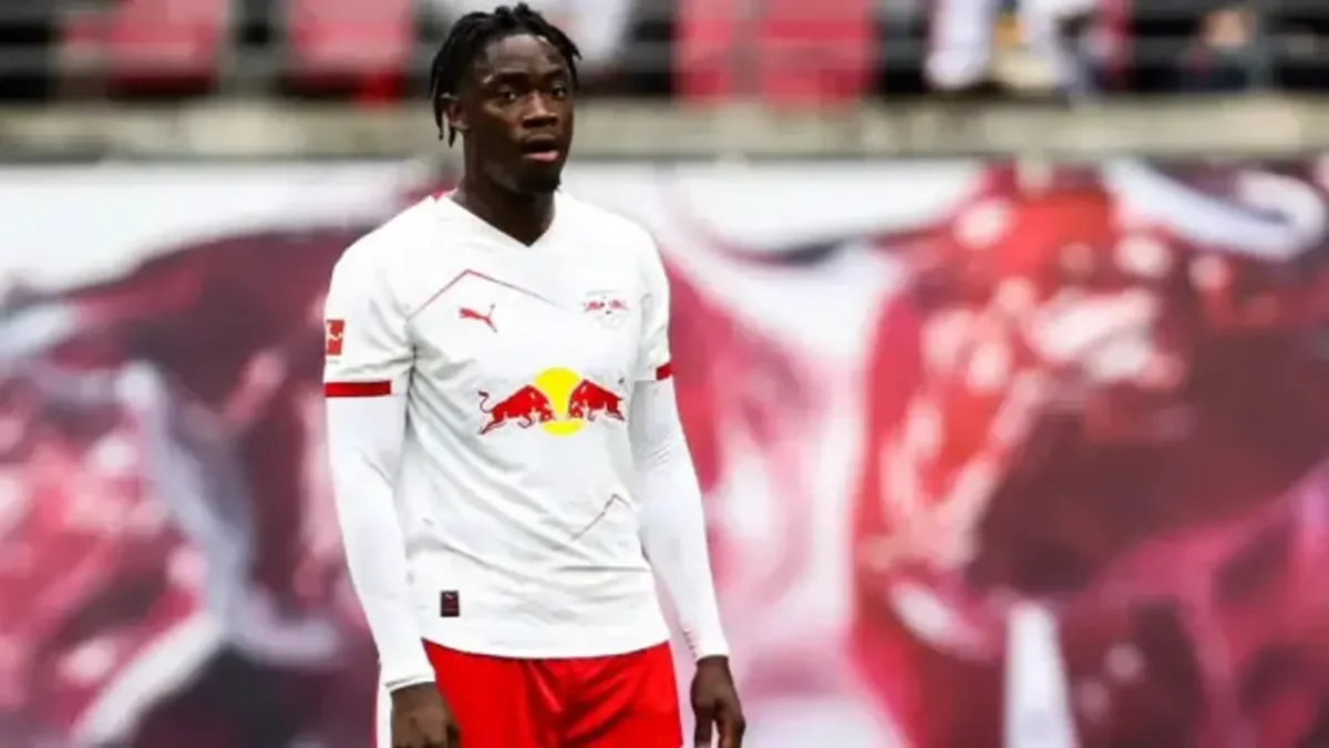 Galatasaray'ın Yeni Savunmacısı Bitshiabu Resmen Tescillendi