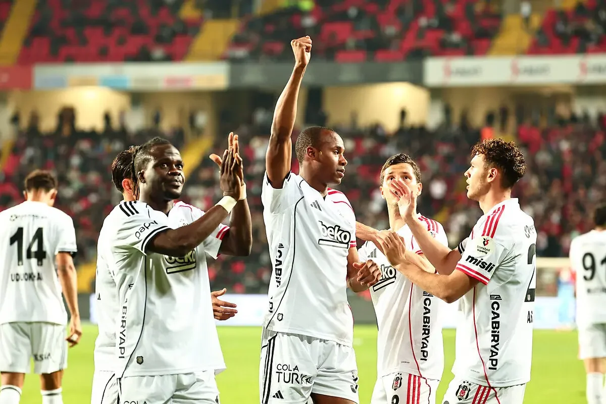 Beşiktaş Gaziantep’te fişi ilk yarıda çekti! 2-0’la kritik galibiyet