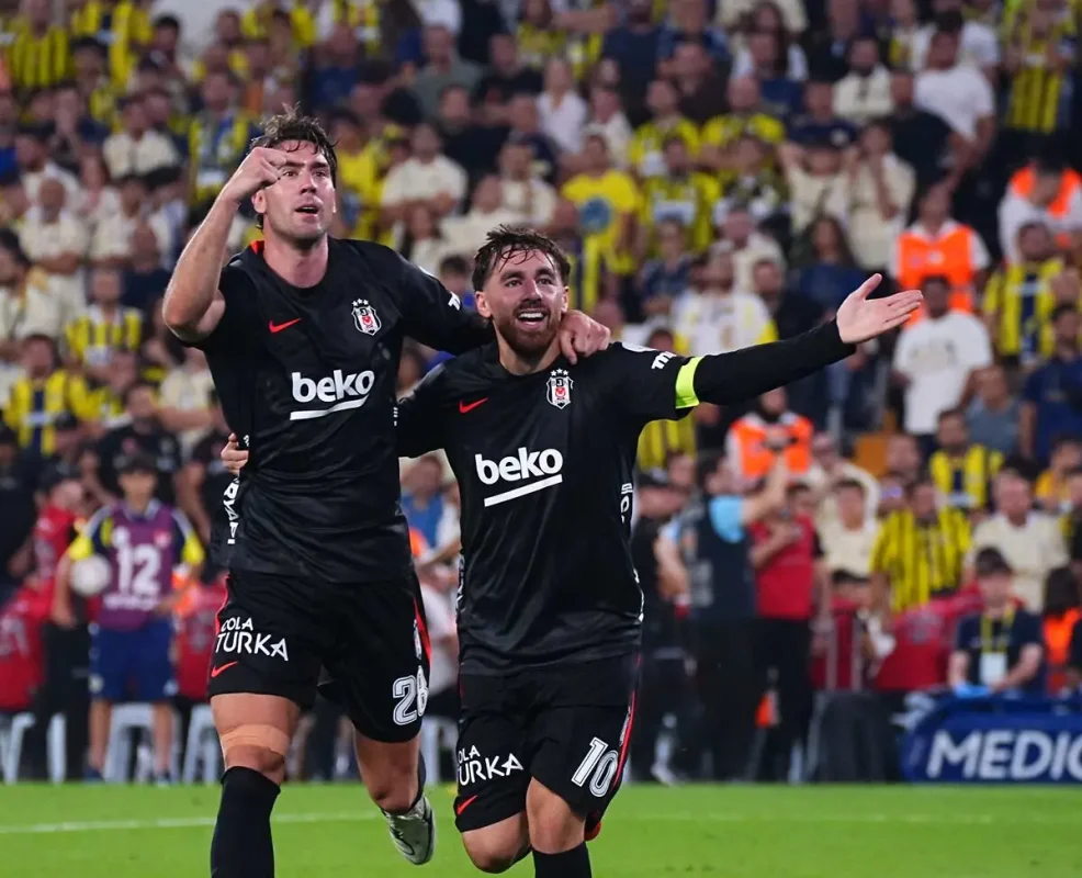Beşiktaş, Kadıköy'de Fenerbahçe'yi 2-1 Yendi