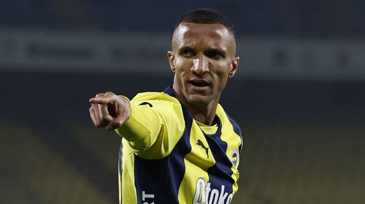 Fenerbahçe'de Şok Karar: Rodrigo Becao Disiplin Nedeniyle Takımdan Uzaklaştırıldı